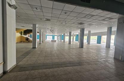 Show Room - Studio - 4 Bathrooms for rent in Salmaniya - Manama - Capital Governorate