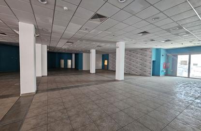 Show Room - Studio - 4 Bathrooms for rent in Salmaniya - Manama - Capital Governorate