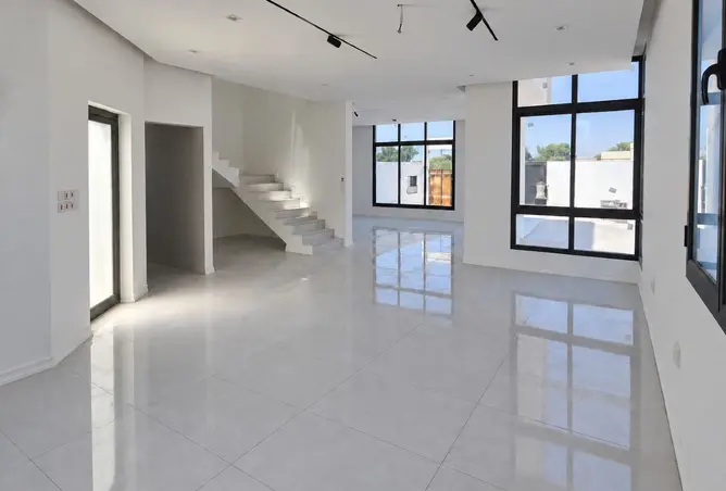 57348001 - Property Image 2