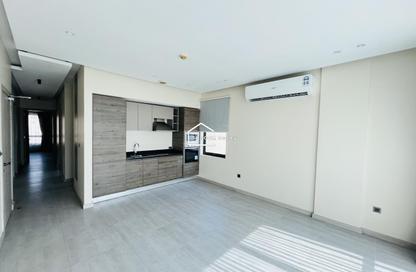 Apartment - 2 Bedrooms - 2 Bathrooms for rent in Janabiya - Northern Governorate