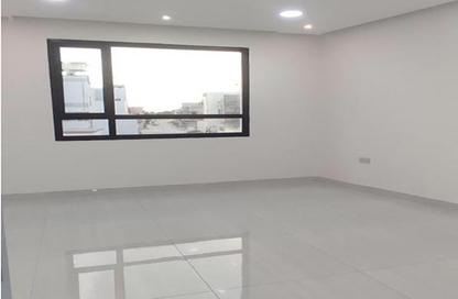 Villa - 5 - 6 for sale in Shahrakan - Northern Governorate