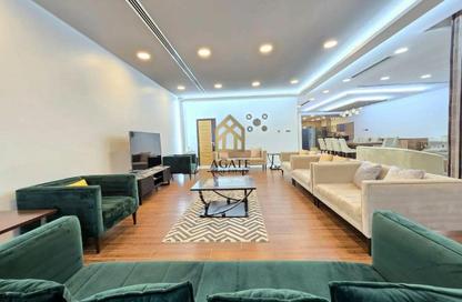 Villa - 5 - 7+ for rent in Amwaj Avenue - Amwaj Islands - Muharraq Governorate