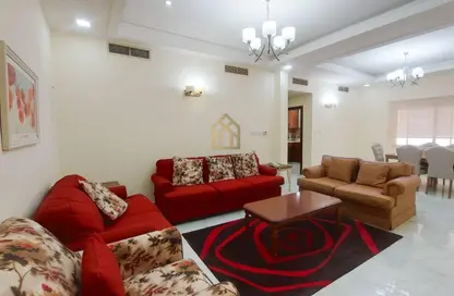 Apartment - 2 Bedrooms - 2 Bathrooms for rent in Al Juffair - Capital Governorate