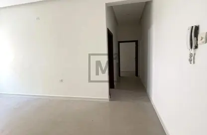 Apartment - 3 Bedrooms - 2 Bathrooms for rent in Sanad - Central Governorate