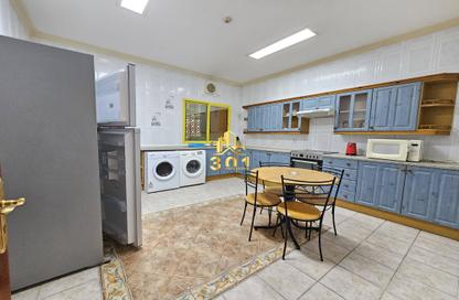Apartment - 2 Bedrooms - 3 Bathrooms for rent in Al Juffair - Capital Governorate