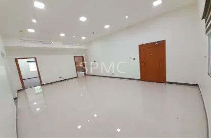 شقة - 3 غرف نوم - 2 حمامات للايجار في توبلي - المحافظة الوسطى