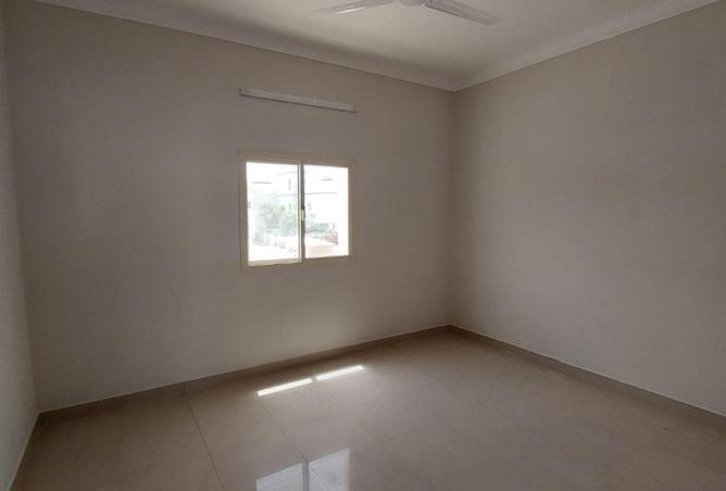 997605 - Property Image 2