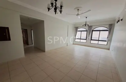 Apartment - 2 Bedrooms - 2 Bathrooms for rent in Al Burhama - Manama - Capital Governorate
