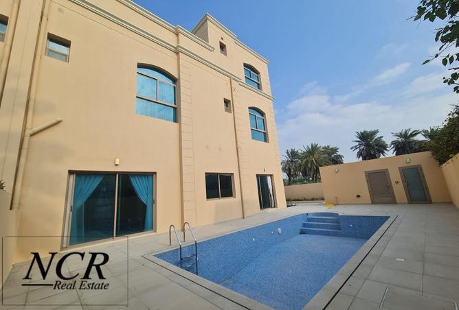 998696 - Property Image 2