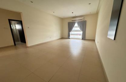 Apartment - 2 Bedrooms - 3 Bathrooms for rent in Janabiya - Northern Governorate