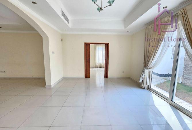 990304 - Property Image 2