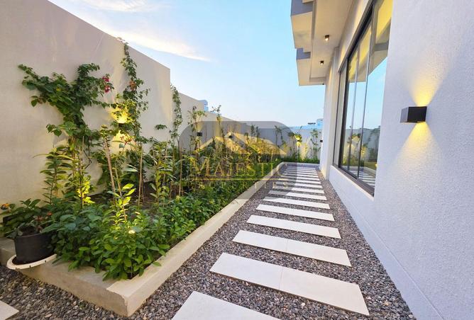 52701210 - Property Image 2