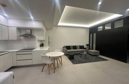 Apartment - Studio - 1 Bathroom for rent in Al Juffair - Capital Governorate
