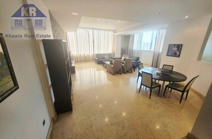 Apartment - 4 Bedrooms - 5 Bathrooms for rent in Al Juffair - Capital Governorate