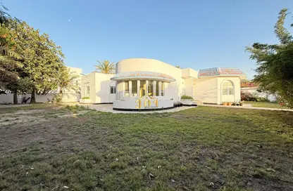 Compound - 3 Bedrooms - 3 Bathrooms for rent in Saar - Northern Governorate