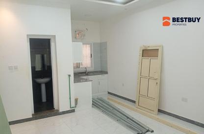 Apartment - 1 Bedroom - 1 Bathroom for rent in Tubli - Central Governorate Apartment - 1 Bedroom - 1 Bathroom for rent in Tubli - Central Governorate