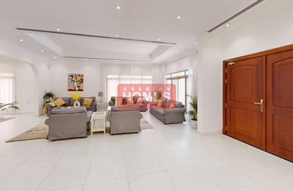 Villa - 4 Bedrooms - 5 Bathrooms for rent in Saar - Northern Governorate