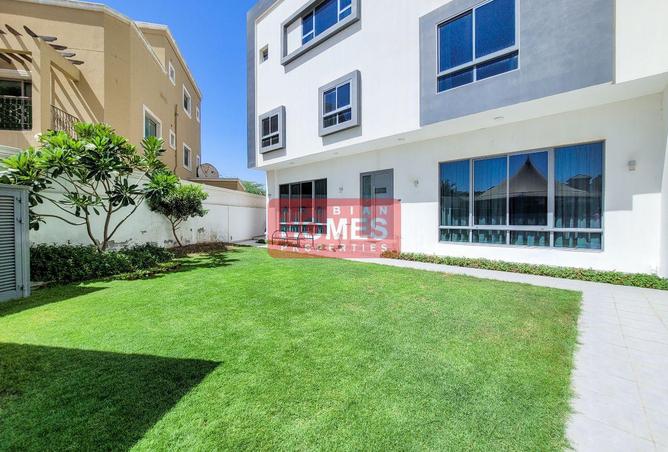 988275 - Property Main Image