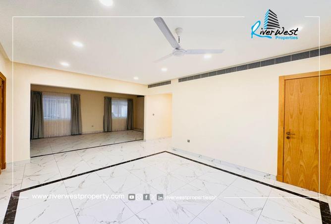 52142851 - Property Image 3