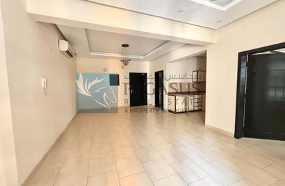 Apartment - 3 Bedrooms - 2 Bathrooms for rent in Busaiteen - Muharraq Governorate Apartment - 3 Bedrooms - 2 Bathrooms for rent in Busaiteen - Muharraq Governorate