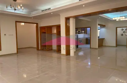 مجمع سكني - 4 غرف نوم - 3 حمامات للايجار في الجنبية - المحافظة الشمالية