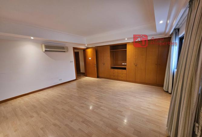 995437 - Property Image 2