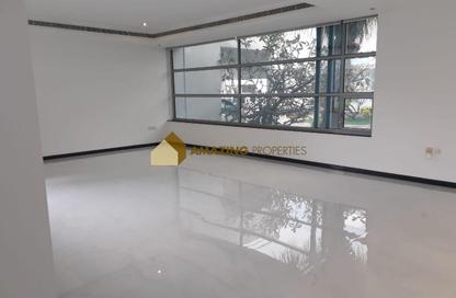 Villa - 4 Bedrooms - 5 Bathrooms for rent in Saar - Northern Governorate