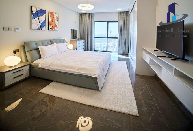 989220 - Property Image 2