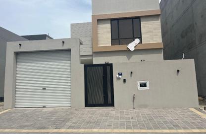 Villa - 5 Bedrooms - 6 Bathrooms for sale in Busaiteen - Muharraq Governorate