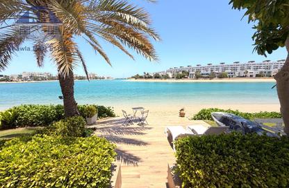 Villa - 4 - 5 for sale in Amwaj Islands - Muharraq Governorate