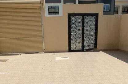 Villa - 5 - 6 for sale in Hamad Town - Northern Governorate