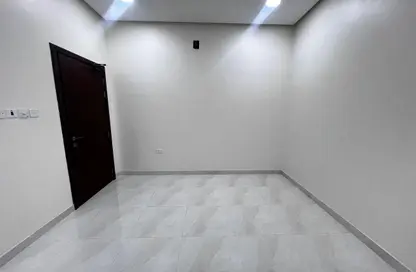 Apartment - 1 Bedroom - 1 Bathroom for rent in Tubli - Central Governorate