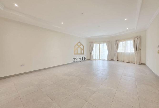 52327975 - Property Image 3