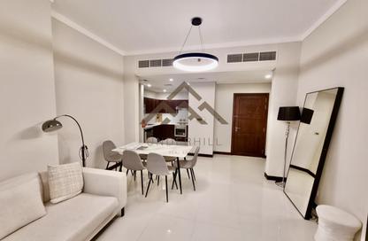 Apartment - 2 Bedrooms - 4 Bathrooms for rent in Al Juffair - Capital Governorate