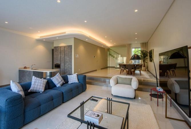 998631 - Property Image 2