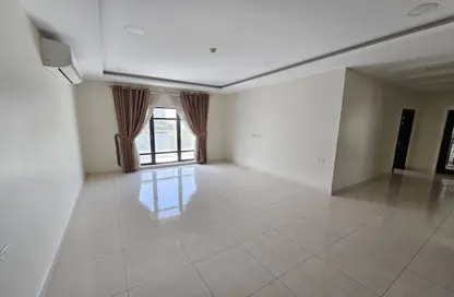 Apartment - 2 Bedrooms - 2 Bathrooms for rent in Saar - Northern Governorate