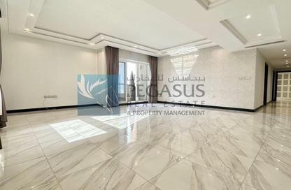 Apartment - 3 Bedrooms - 5 Bathrooms for rent in Abraj Al Lulu - Manama - Capital Governorate