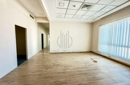 Office Space - 7 Bedrooms - 3 Bathrooms for rent in Seef - Capital Governorate