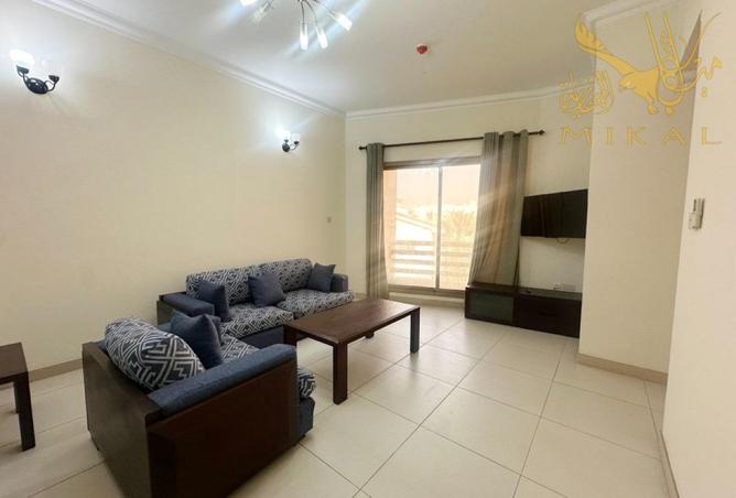 990033 - Property Image 2