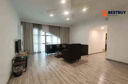 Apartment - 2 Bedrooms - 2 Bathrooms for rent in Sanabis - Manama - Capital Governorate