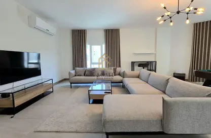 Apartment - 3 Bedrooms - 3 Bathrooms for rent in Al Juffair - Capital Governorate