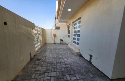 Villa - 4 Bedrooms - 5 Bathrooms for sale in Sadad - Northern Governorate