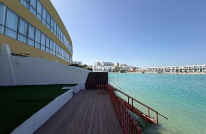 Villa - 4 Bedrooms - 5 Bathrooms for rent in Amwaj Avenue - Amwaj Islands - Muharraq Governorate