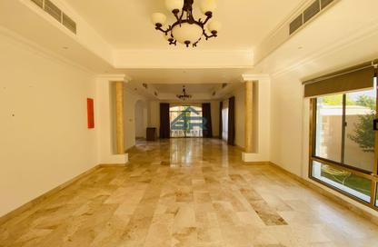 Compound - 4 Bedrooms - 4 Bathrooms for rent in Saar - Northern Governorate