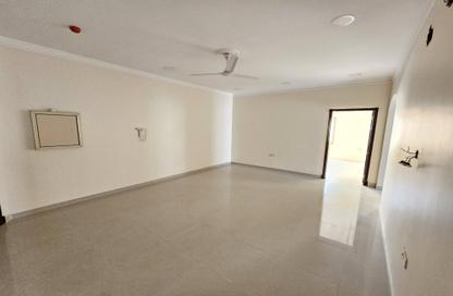 Apartment - 2 Bedrooms - 2 Bathrooms for rent in Galali - Muharraq Governorate