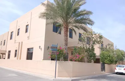 فيلا - 4 غرف نوم - 5 حمامات للايجار في سار - المحافظة الشمالية