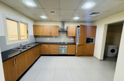 Apartment - 2 Bedrooms - 3 Bathrooms for rent in Seef - Capital Governorate
