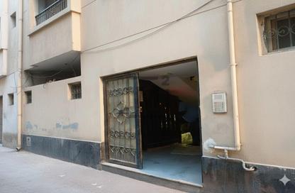عمارة بالكامل - 8 غرف نوم - 8 حمامات للبيع في المحرق - المحرق