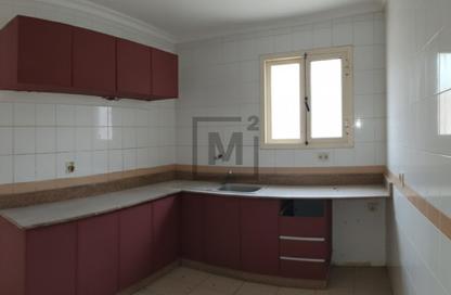 عمارة بالكامل - 8 غرف نوم - 8 حمامات للبيع في المحرق - المحرق