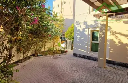 Villa - 5 Bedrooms - 5 Bathrooms for rent in Janabiya - Northern Governorate